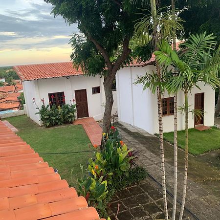 Morro Branco Suites - Hospedaria Morro Branco Beberibe Luaran gambar