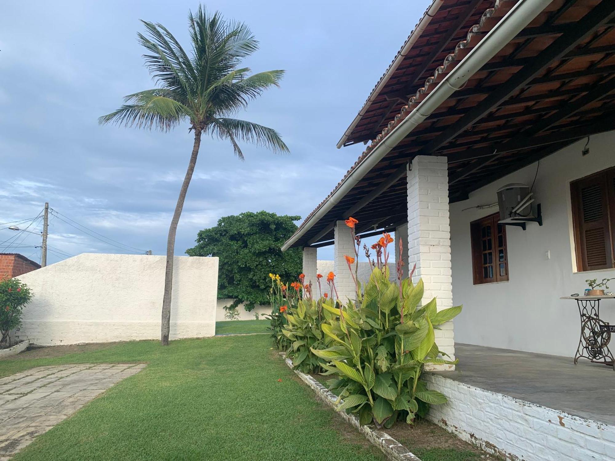 Morro Branco Suites - Hospedaria Morro Branco Beberibe Luaran gambar