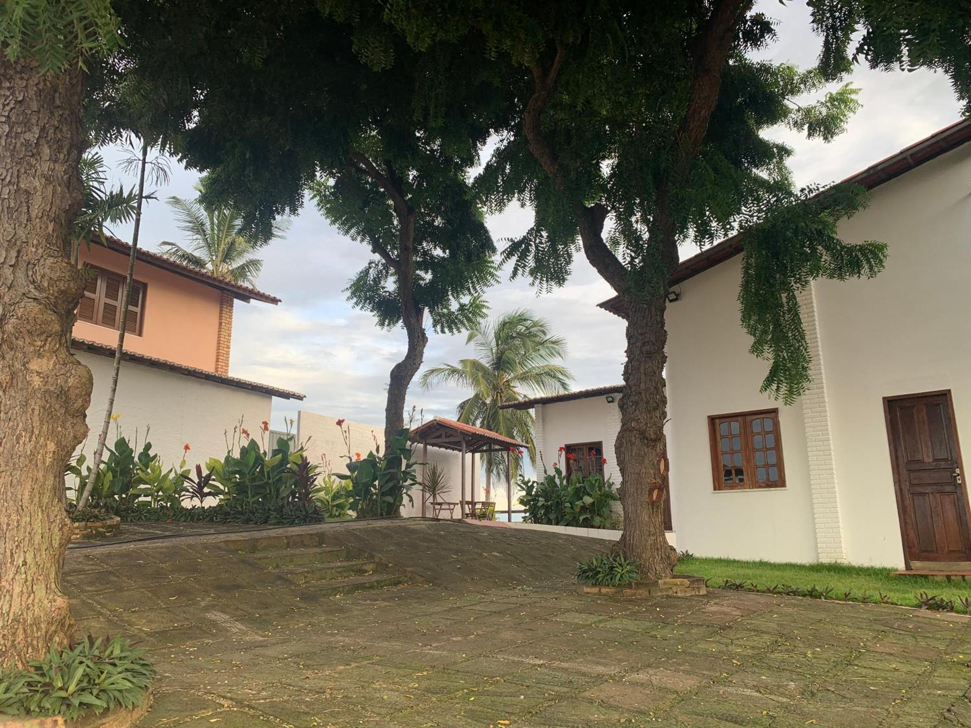 Morro Branco Suites - Hospedaria Morro Branco Beberibe Luaran gambar